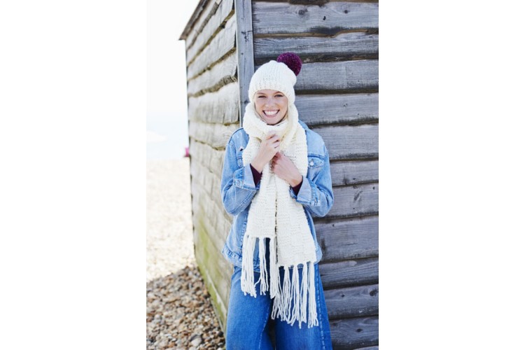 Ladies Snood, Scarf & Hats Super Chunky 9447